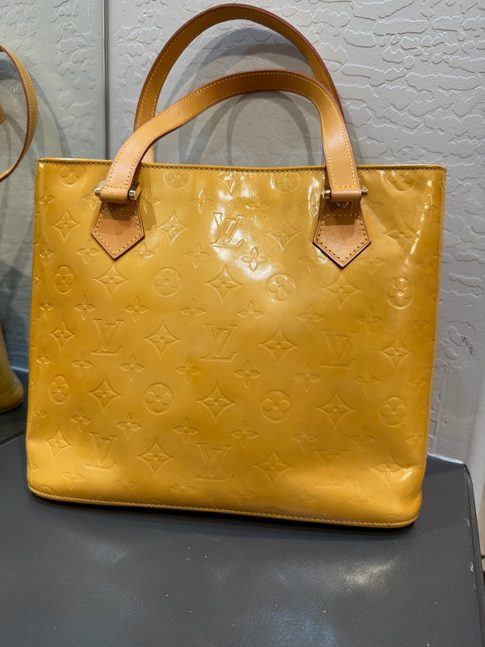 🔥GUC Vintage Louis Vuitton Houston Patent Leather Tote with unbranded bag charm - Picture 3 of 16
